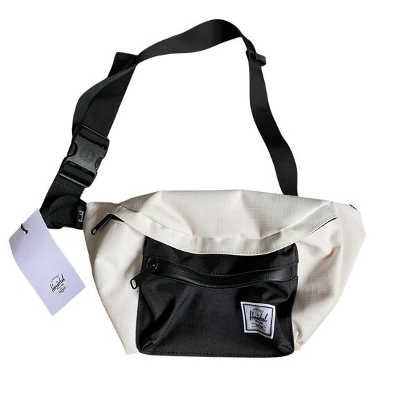 Herschel Supply Seventeen Hip Bag White Black Pockets Travel Lightweight - Picture 1 of 8